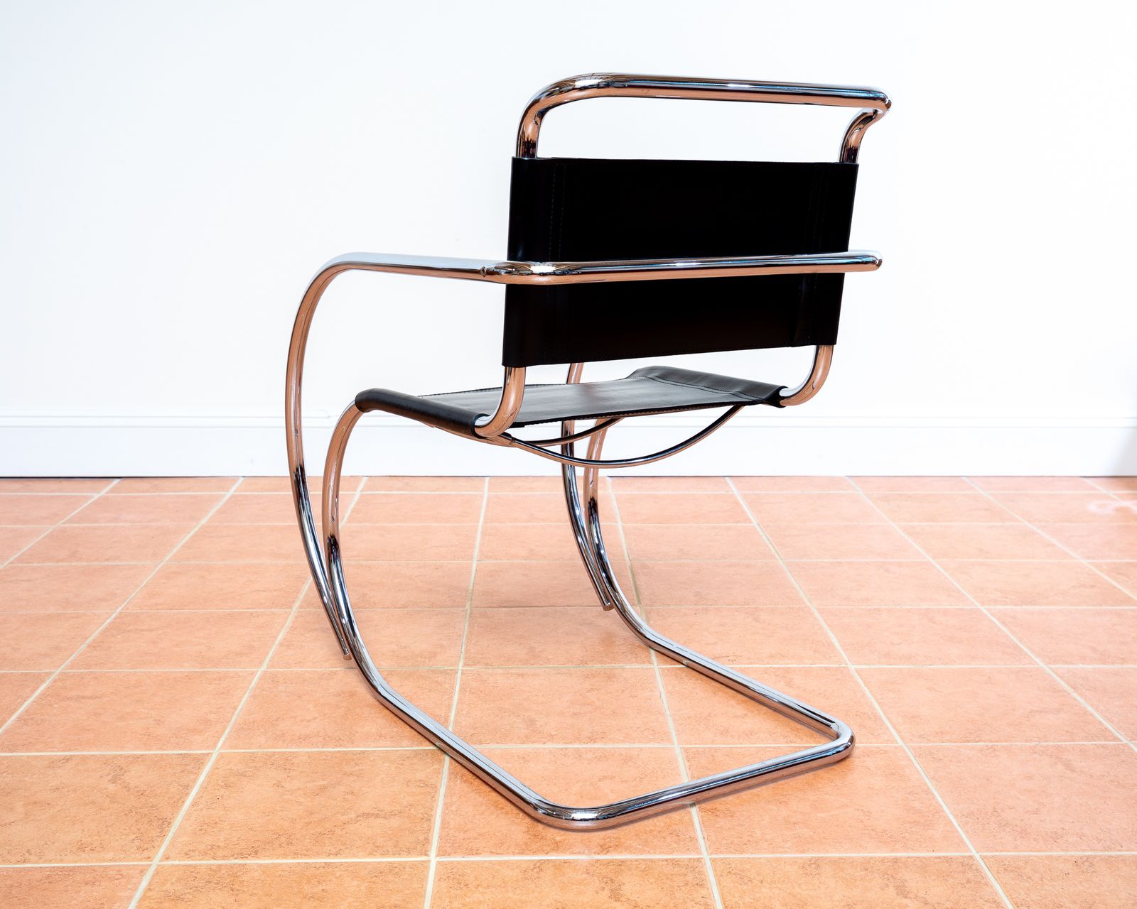 Mies Van Der Rohe Mr20 Armchair Leather Chrome Cantilever Chair Black Leather Bauhaus Mcm Mid Century Leather Arm Chair photo Furniture