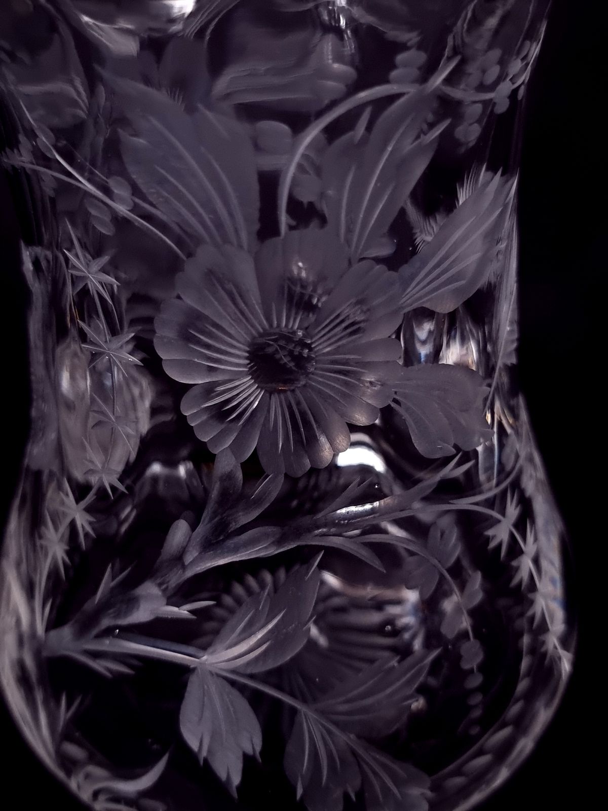 A 19th Century Stourbridge Hand Wheel Engraved Glass Vase, English Circa 1890 Depicting Birds And Flowers photo vinterior