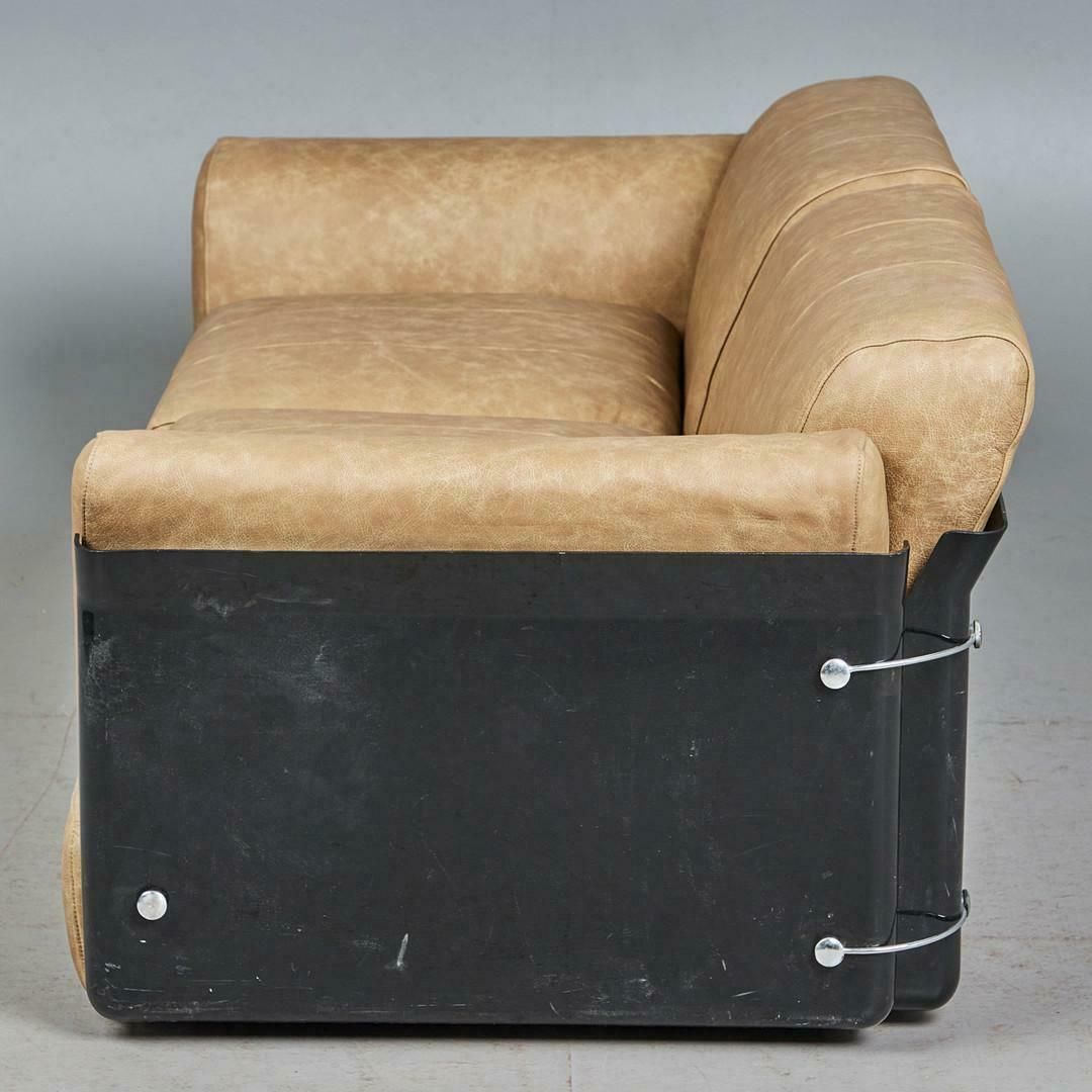 Vittorio Introini For Saporiti Leather Sofa, 1970s, Italy photo for sale