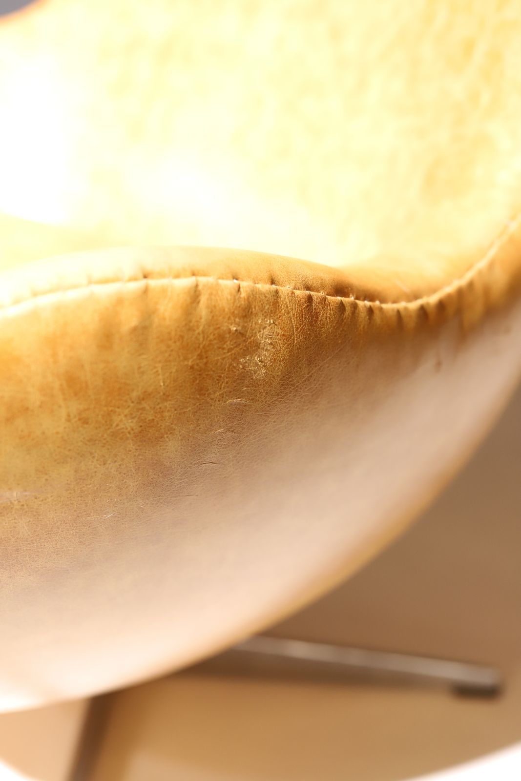 5430.0 Leather Egg Chair 3316 By Arne Jacobsen, 1958 photo