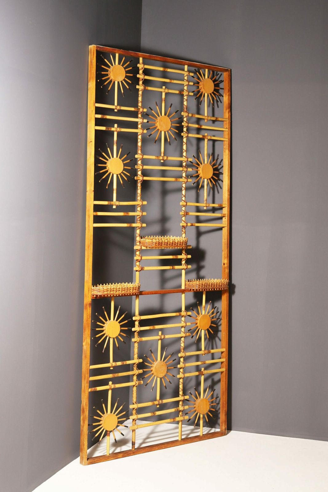photo furniture Roomdivider Van Rotan En Bamboe Met Zonnerad Accenten, Tsjechoslowakije, Jaren 1960