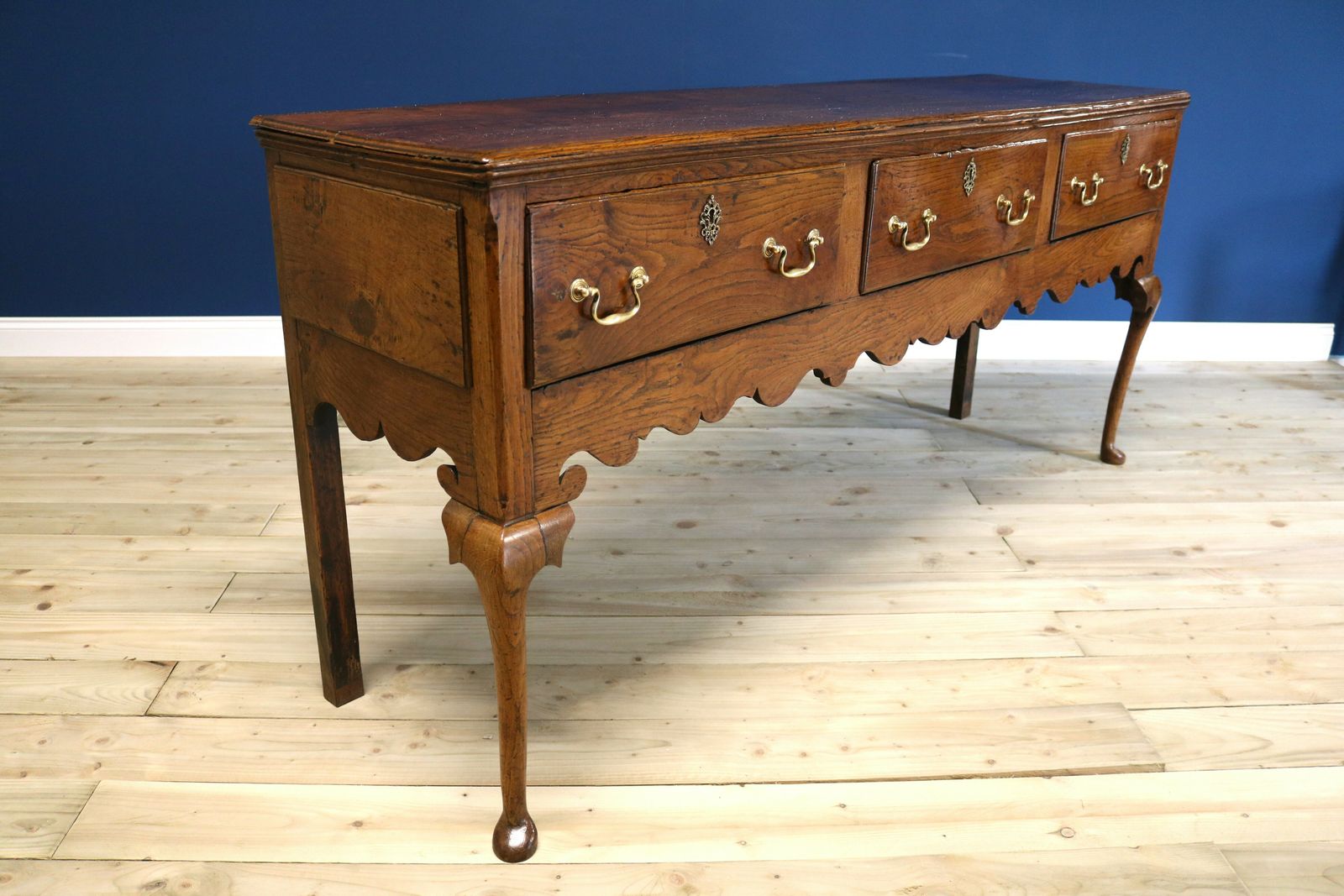 photo buy Good 18th Century English Oak Side Table / Dresser Base