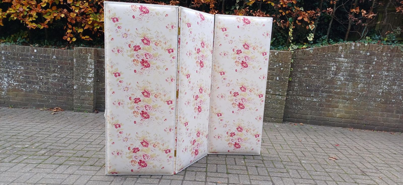 Massive Heavy Pretty Vintage Folding Upholstered Screen, Vanity Screen, Room Divider   Sturdy, Heavy And Quality (153cm Tall, 183cm Wide) photo furniture