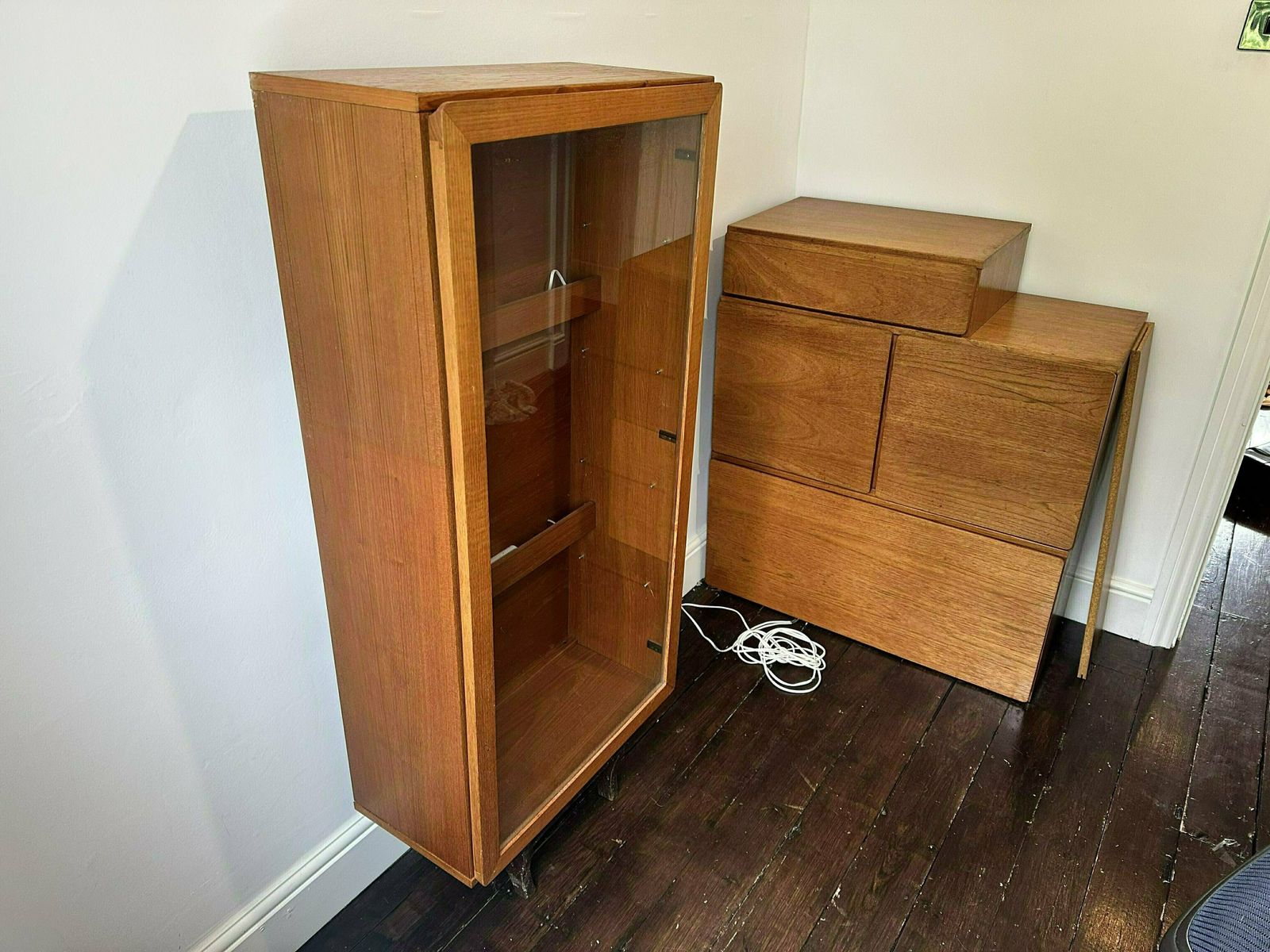 Beaver & Tapley Floating Drinks Cabinet photo 120.0