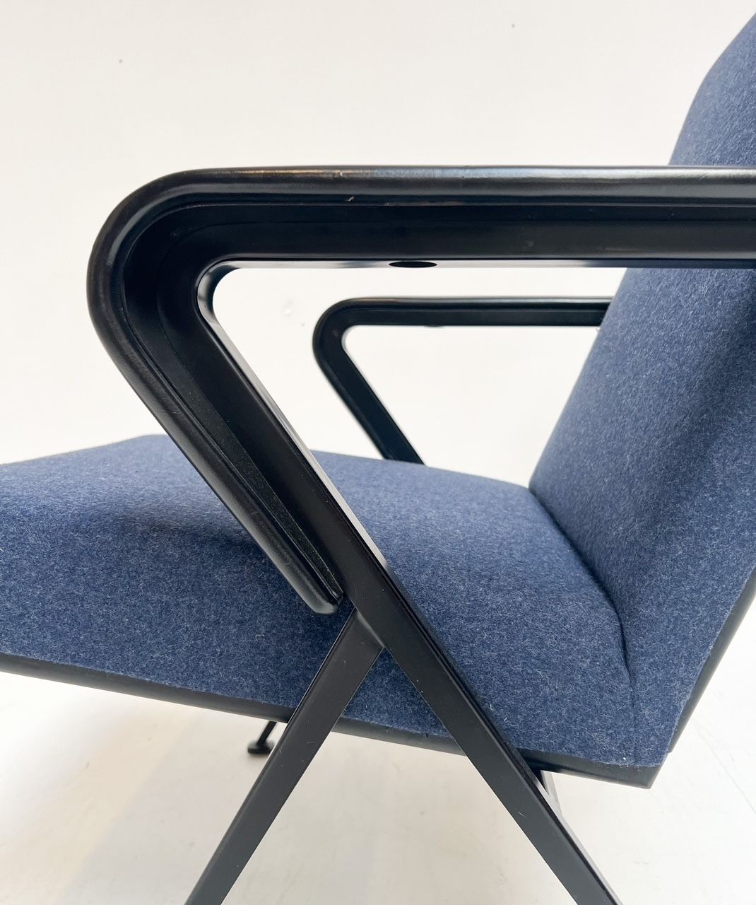 Repose Armchair By Friso Kramer For Circle De Ahrend – Repose Armchair By Friso Kramer For Circle De Ahrend, 1960s photo Furniture