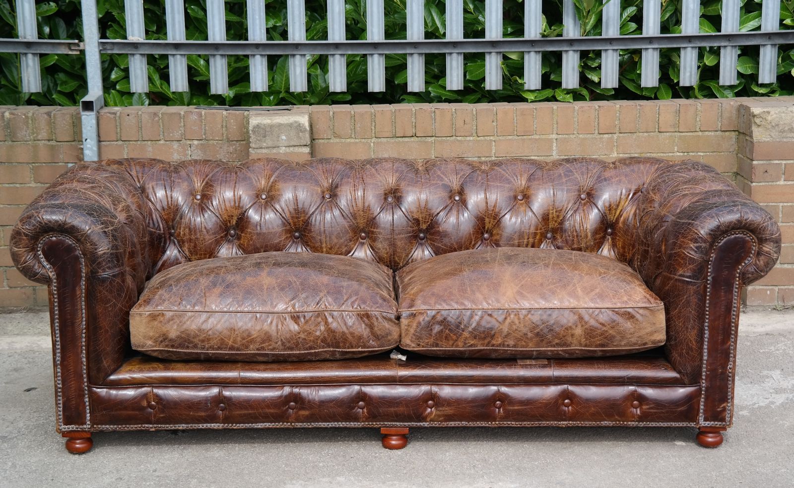 Superb Timothy Oulton Westminster Feather 2.5 Seater Leather Sofa Vintage Cigar photo furniture