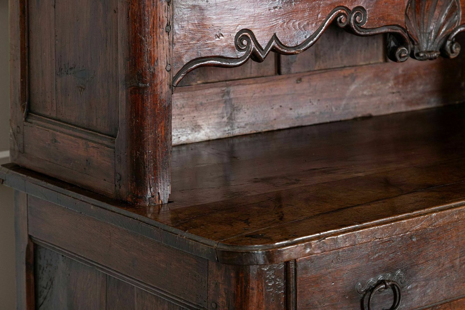 photo vinterior Large 19thc French Oak & Chestnut Buffet Deux Corps
