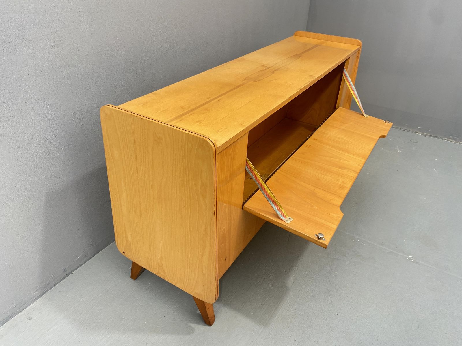 photo vintage Midcentury Ash Wood Dresser By F.Jirák For Tatra, 1960´S, Czechoslovakia