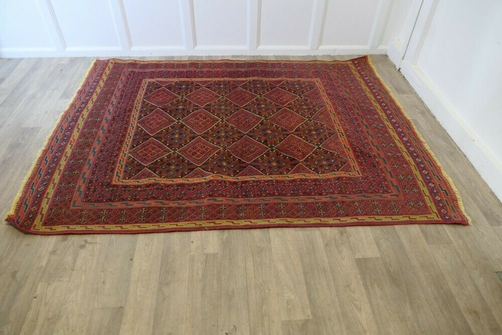 Vintage Traditional Pattern Wool Carpet Rug
