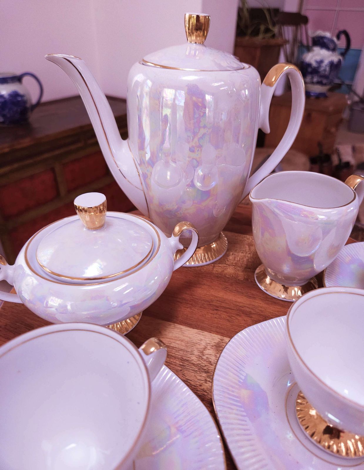 Rare & Exceptional 1960s Chodziez Demi Tasse Set In Pearlescent 'Shell' Style photo for sale