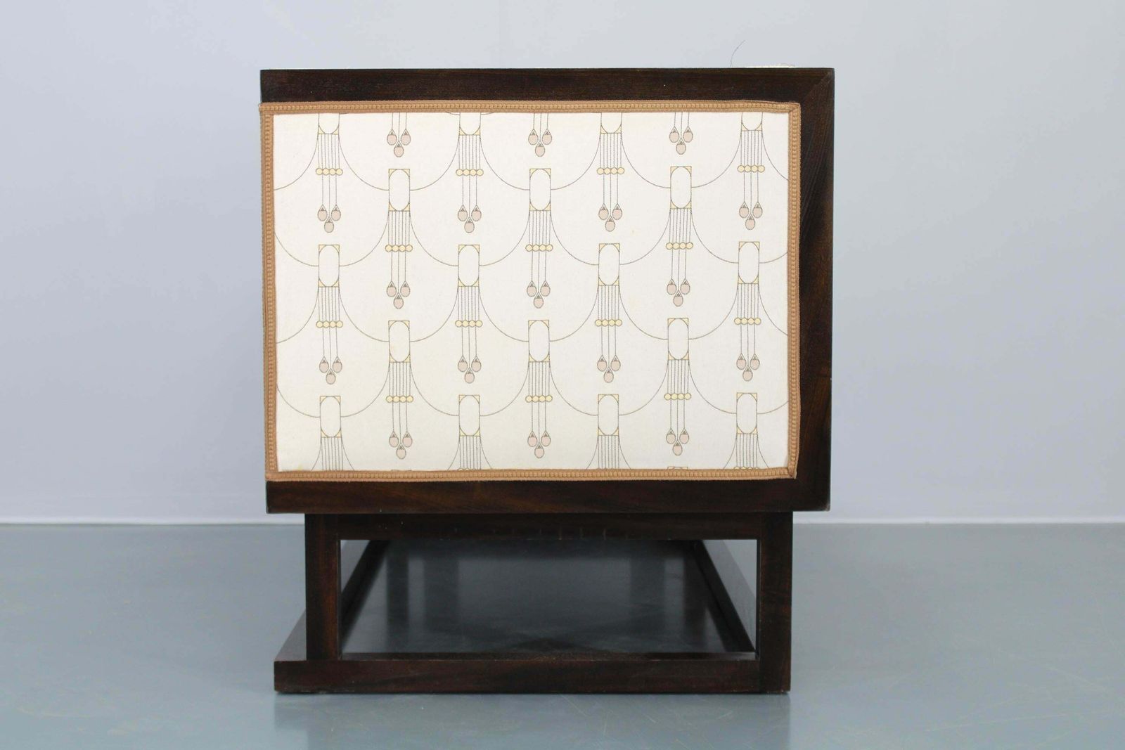 photo buy Josef Hoffmann "Cabinet" Sofa By Wittmann, Austria