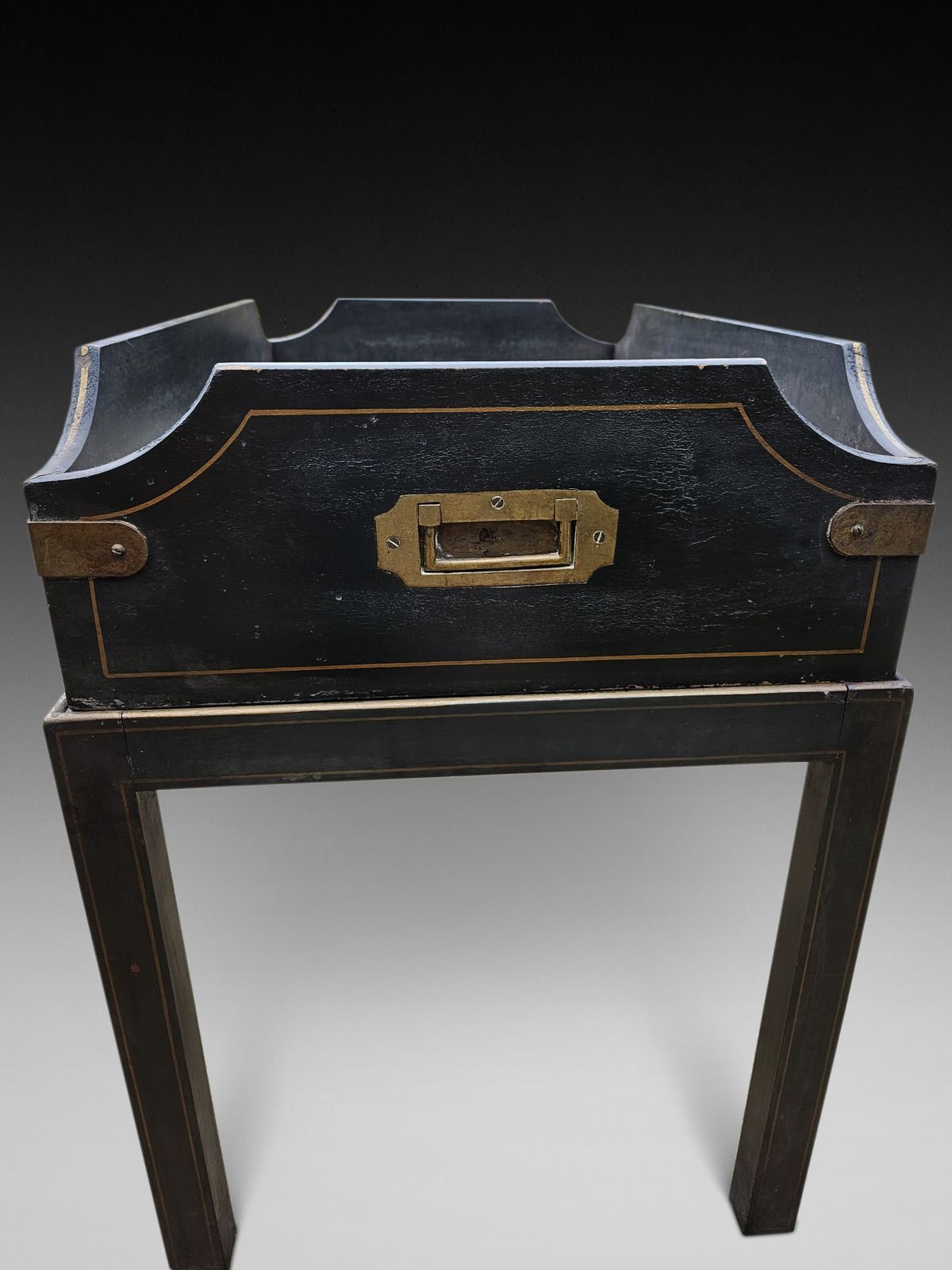 Georgian Style 20th Century Planter On Stand