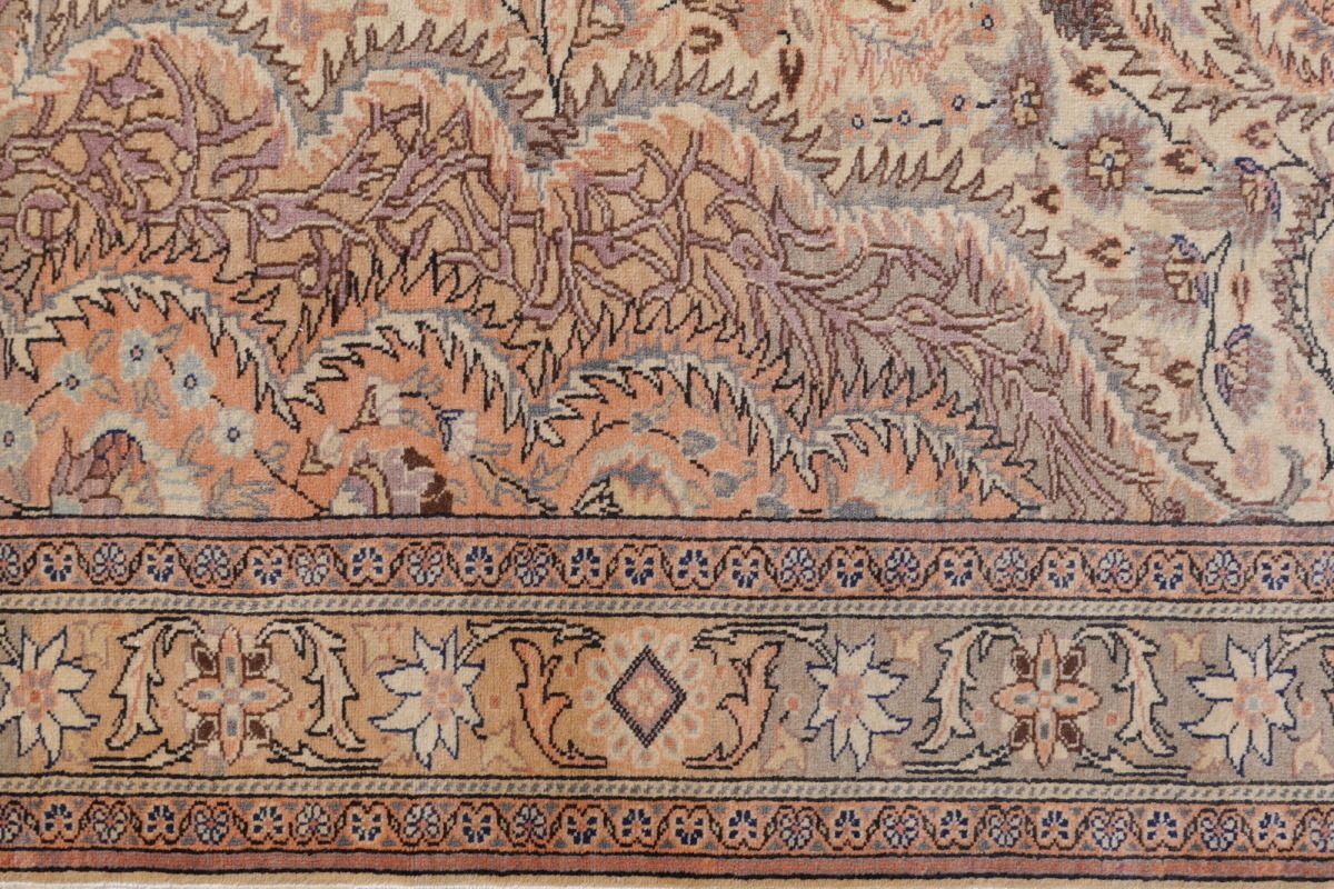 photo for sale Vintage Turkish Rug Excellent Condition Beige 200x300