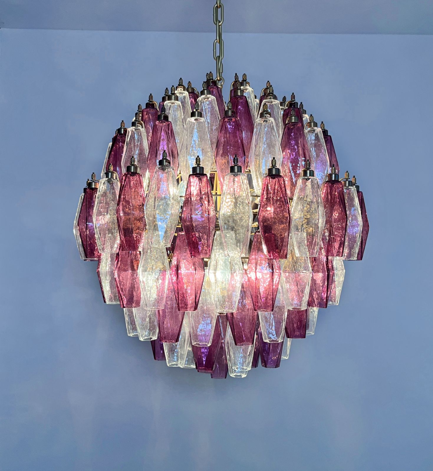 photo furniture Amazing Spherical Murano Poliedri Candelier   140 Poliedri Trasparent And Amethyst