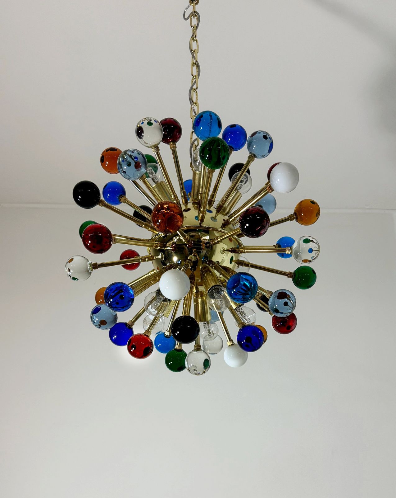 photo vintage Spectacular Murano Multicolored Glass Sputnik Chandelier   51 Glasses