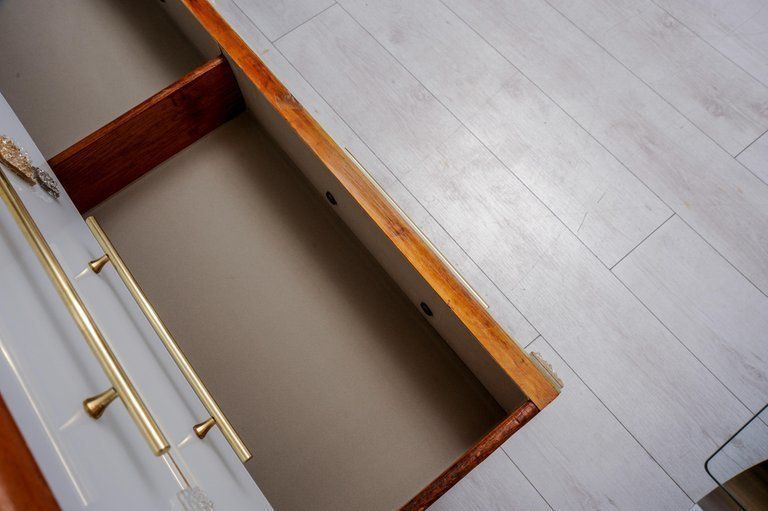 Commode With Three Drawers In Teinted Glass And Applications In Murano Glass photo Furniture