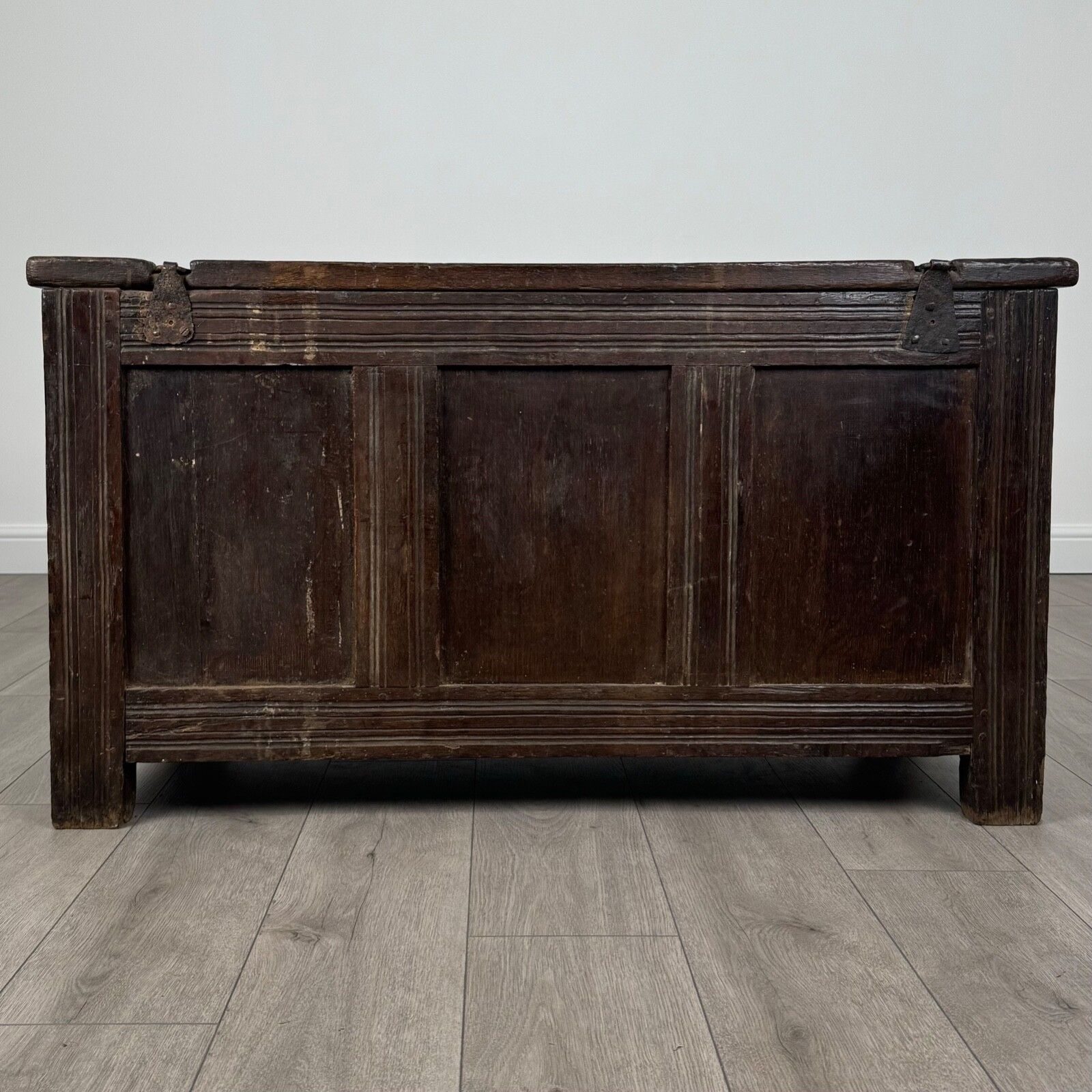 Antique 17th Century Coffer Of Excellent Quality In Oak photo 550.0
