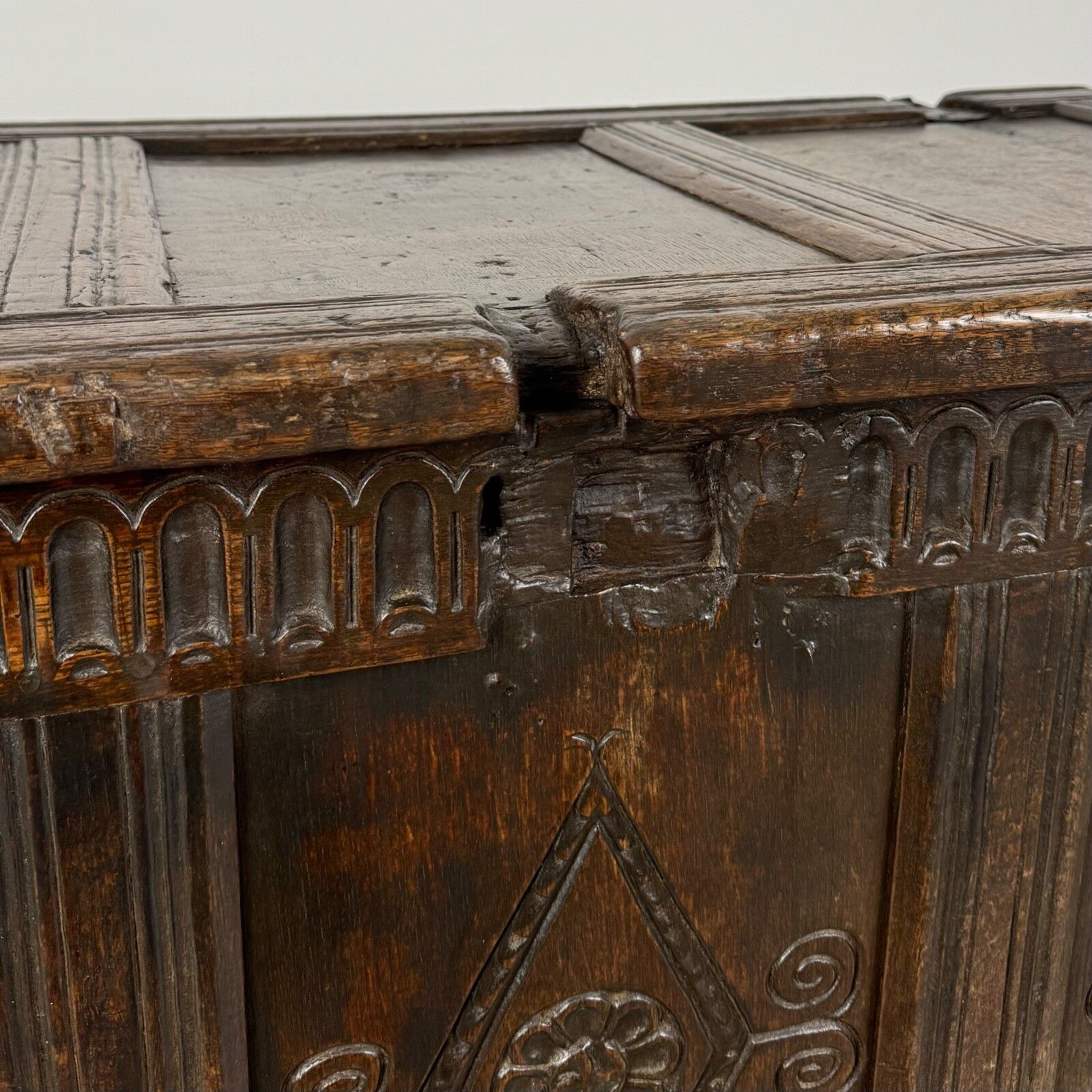 Furniture Antique 17th Century Coffer Of Excellent Quality In Oak photo