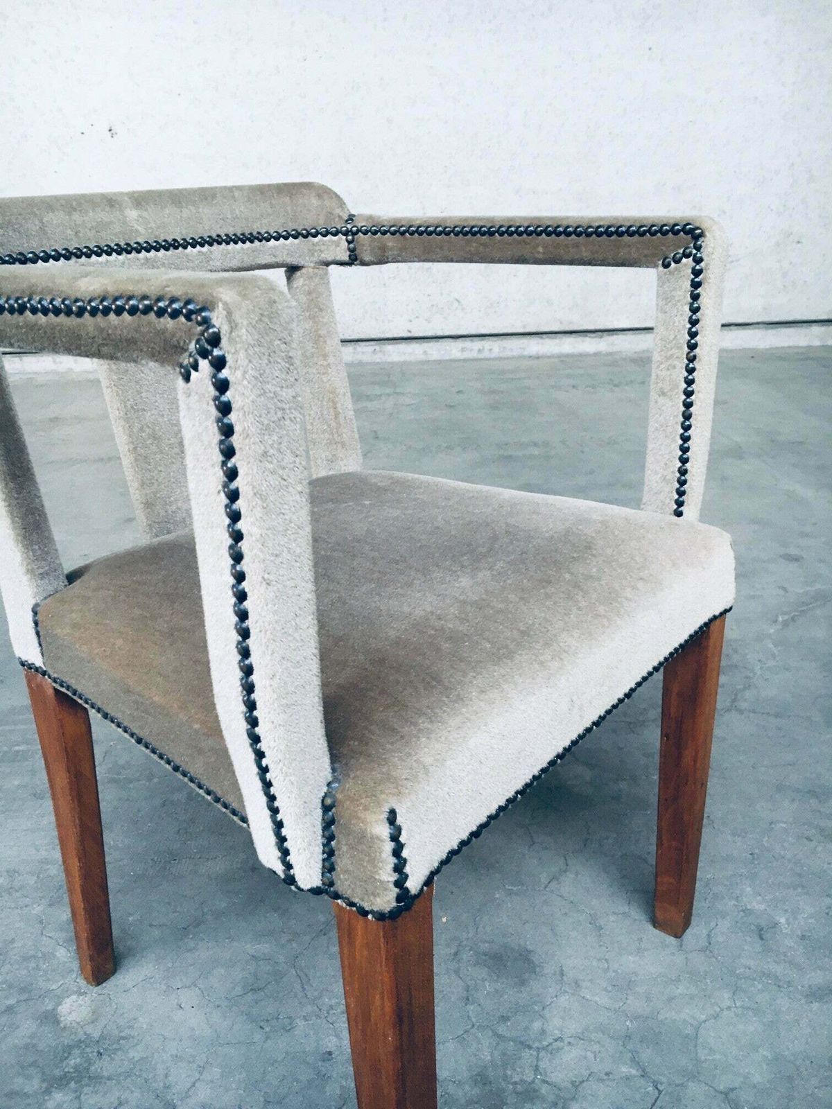 photo vinterior Boudoir Fauteuil Met Fluwelen Bekleding, Jaren 1920