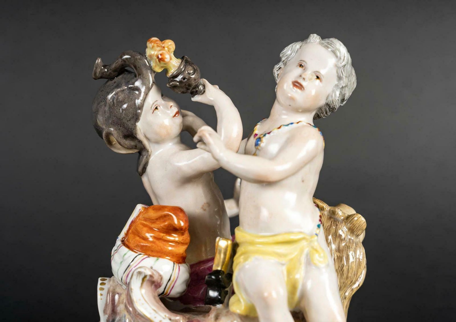 photo furniture Pair Of 18th Century Or Early 19th Century Meissen Porcelain Groups.