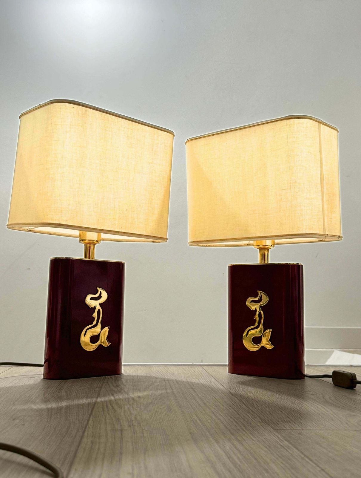 photo for sale Pair Of Table Lamps In Red Lacquer & Brass Made In Belgium Circa 1970s