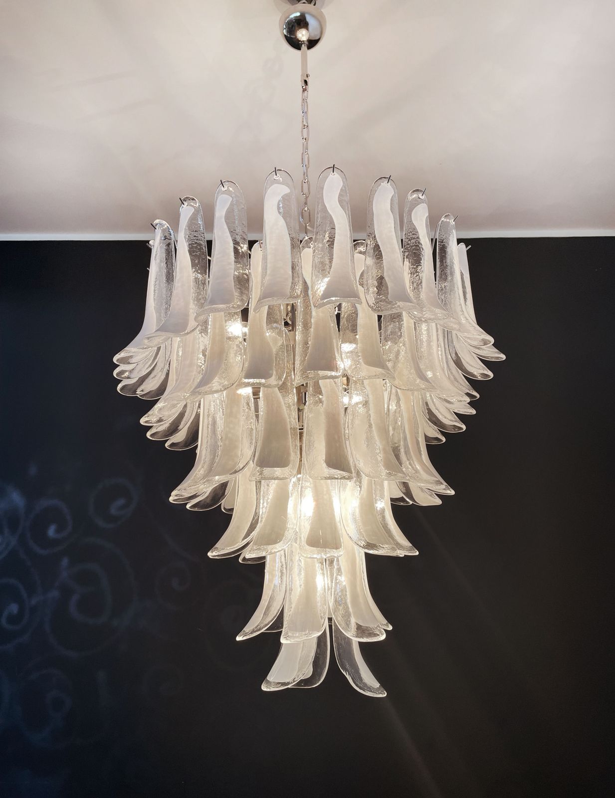 photo vintage Italian Vintage Murano Chandelier In The Manner Of Mazzega   75 Glass Petals