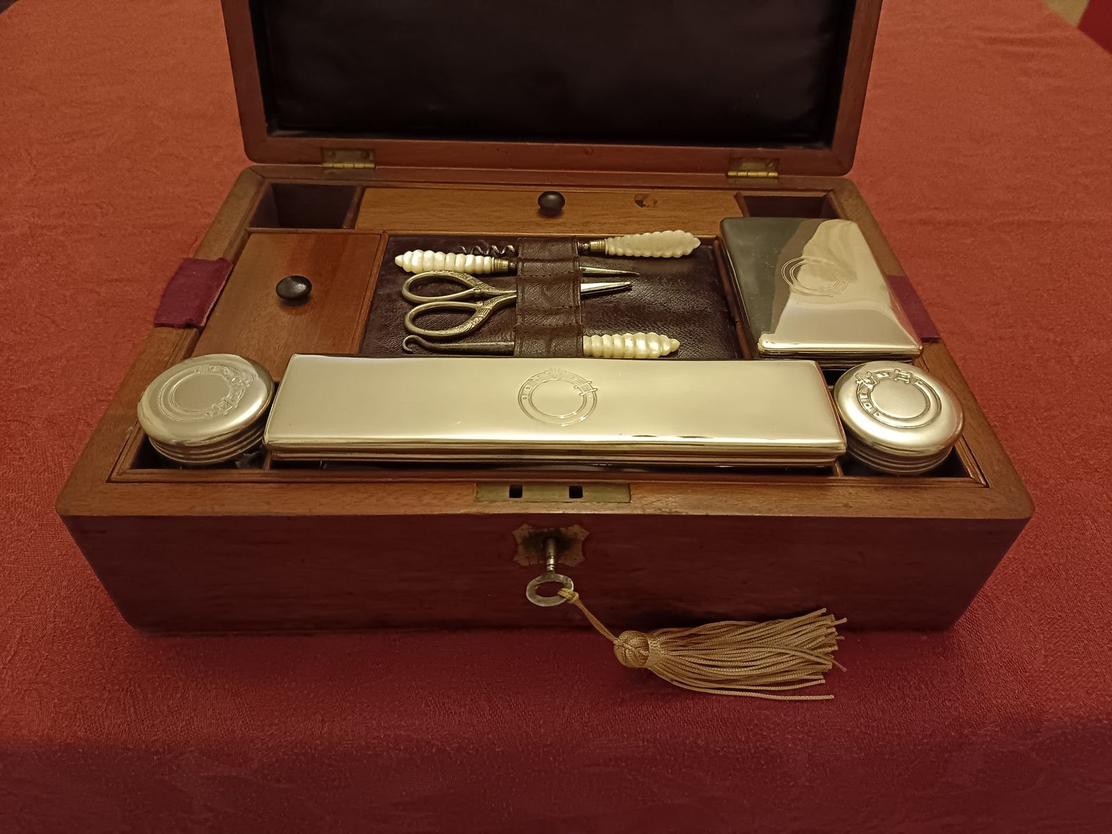 Antique Mahogany 19th Century Ladies Travelling Box.