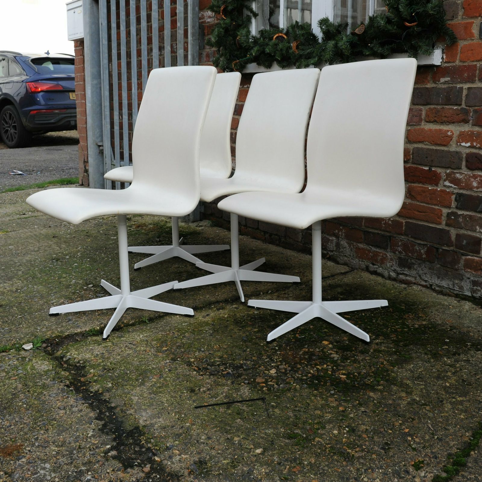 'Oxford' Swivel Chairs In White By Arne Jacobsen For Fritz Hansen, 1965, Set Of 4 photo furniture