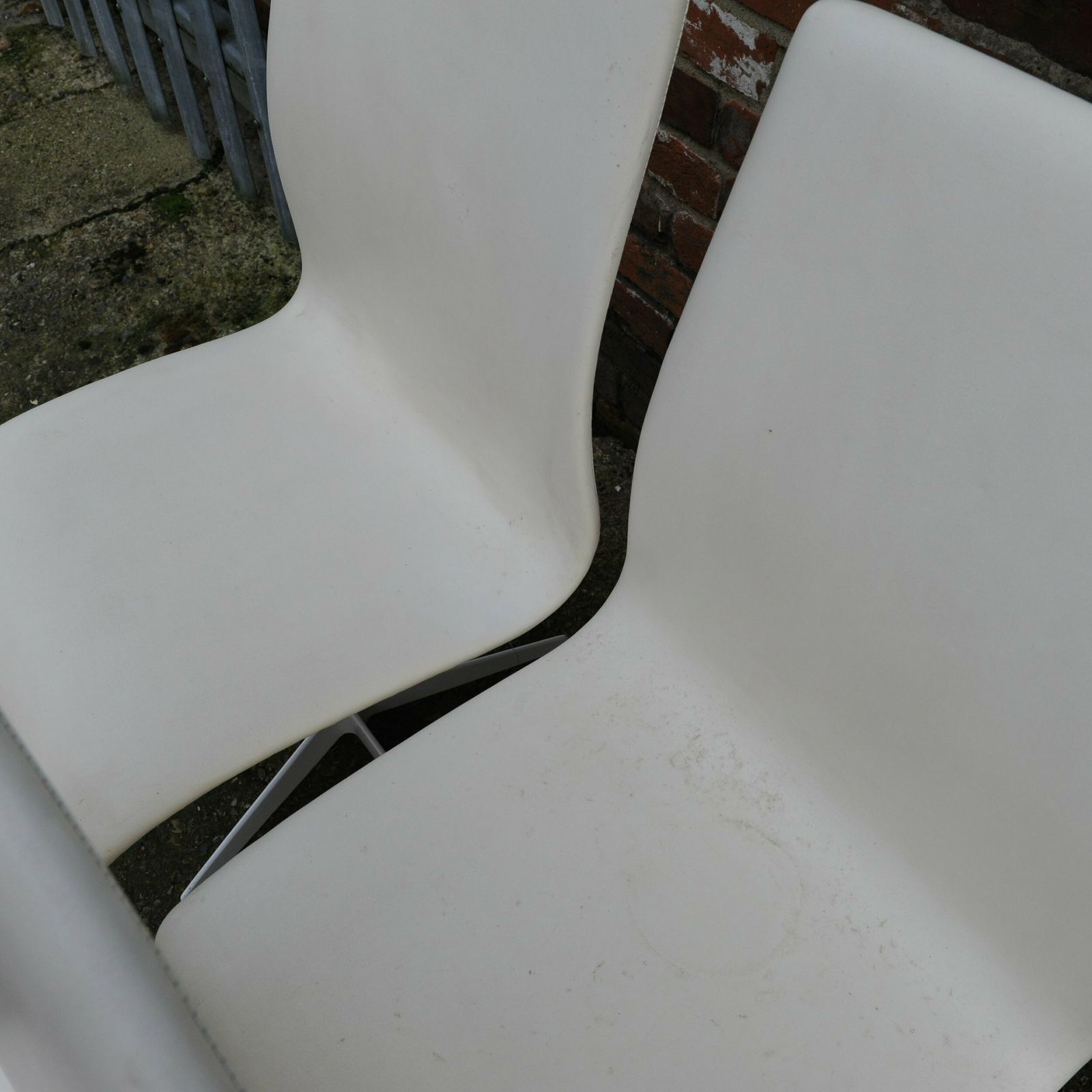 photo for sale 'Oxford' Swivel Chairs In White By Arne Jacobsen For Fritz Hansen, 1965, Set Of 4