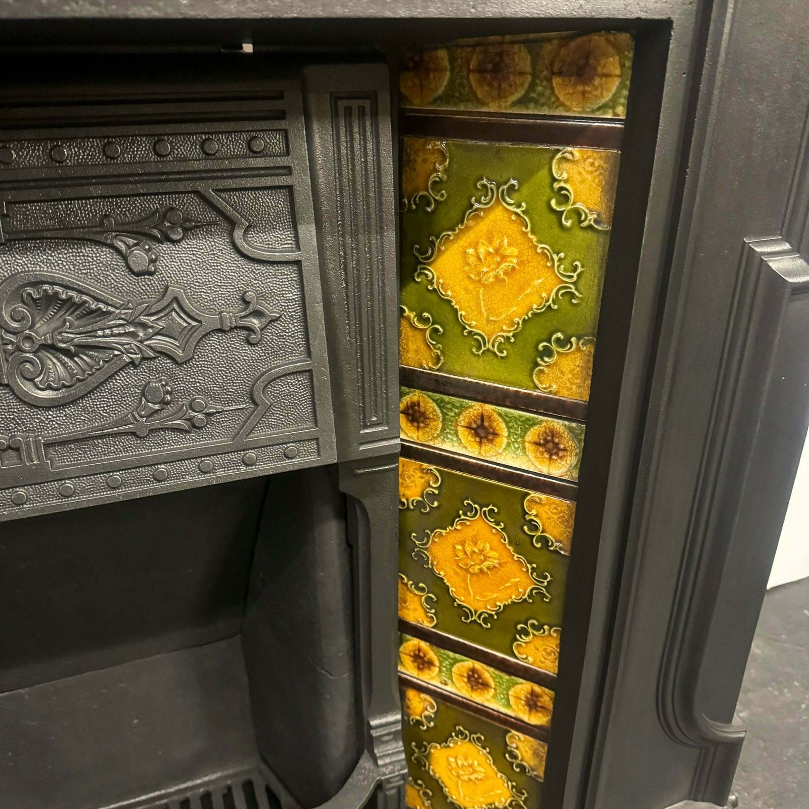 photo furniture Antique Victorian Tiled Cast Iron Combination Fireplace