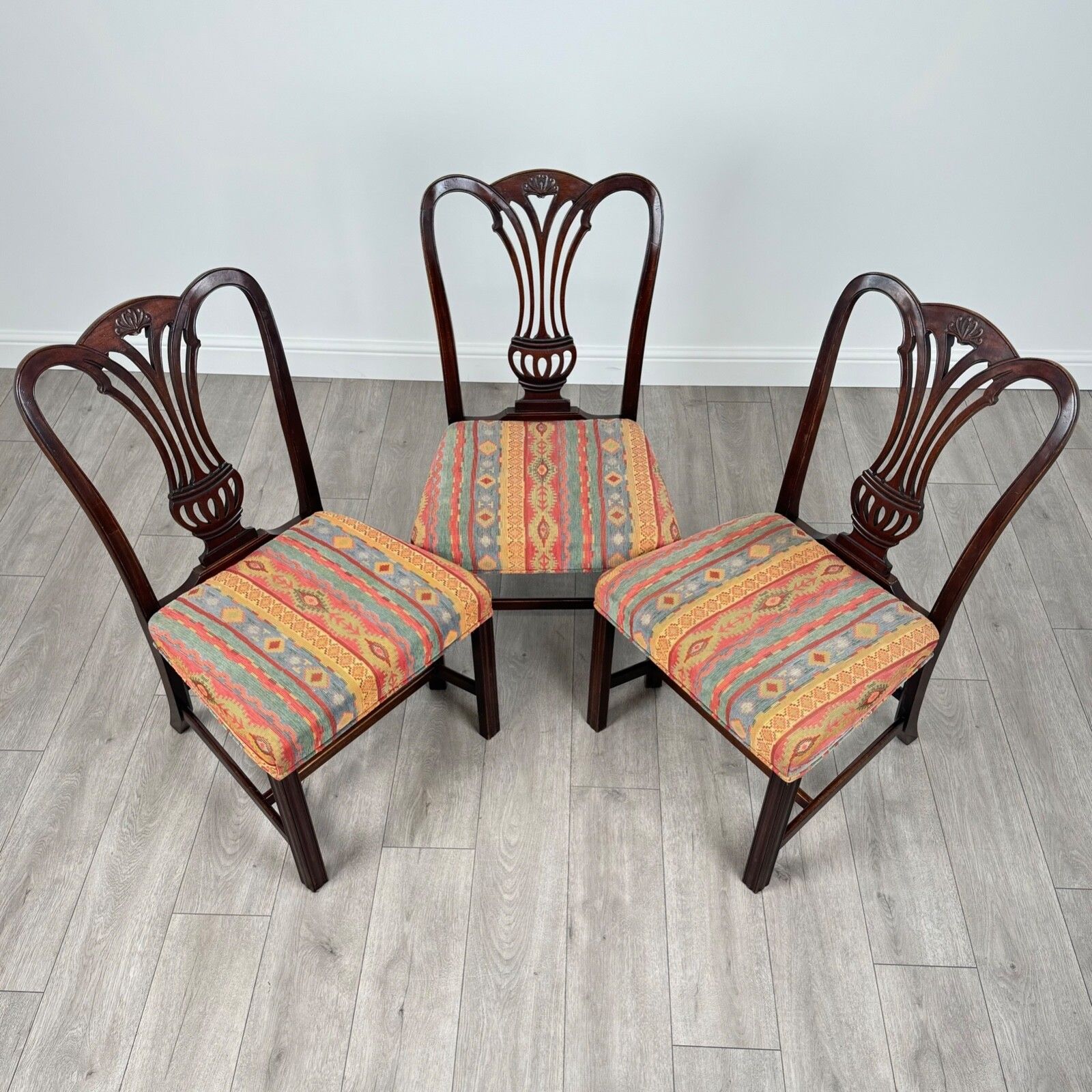photo furniture Antique 18th Century Set Of 6 Dining Chair’s In Mahogany