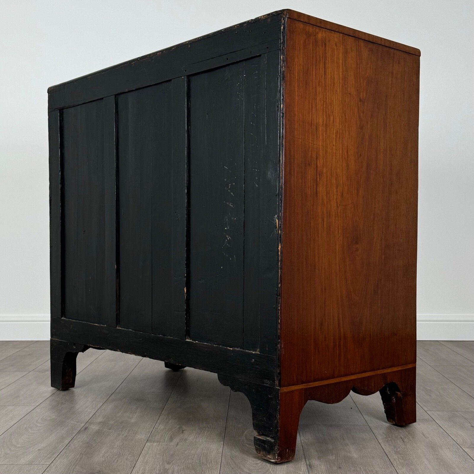 Antique 19th Century Bow Front Chest Of Drawers In Mahogany photo vinterior