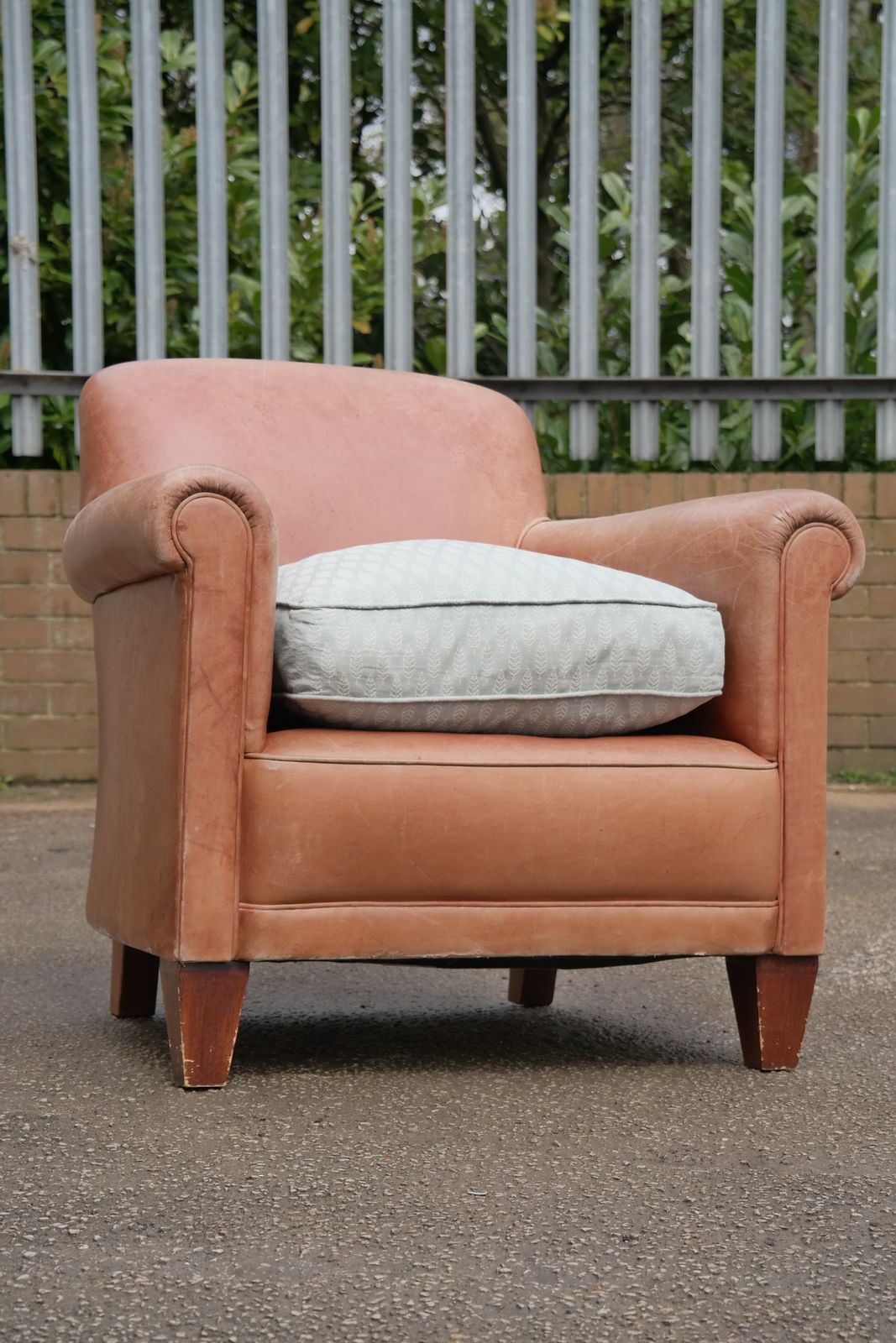 Laura Ashley Burlington Leather Library Club Fireside Leather Armchair Tan photo vinterior