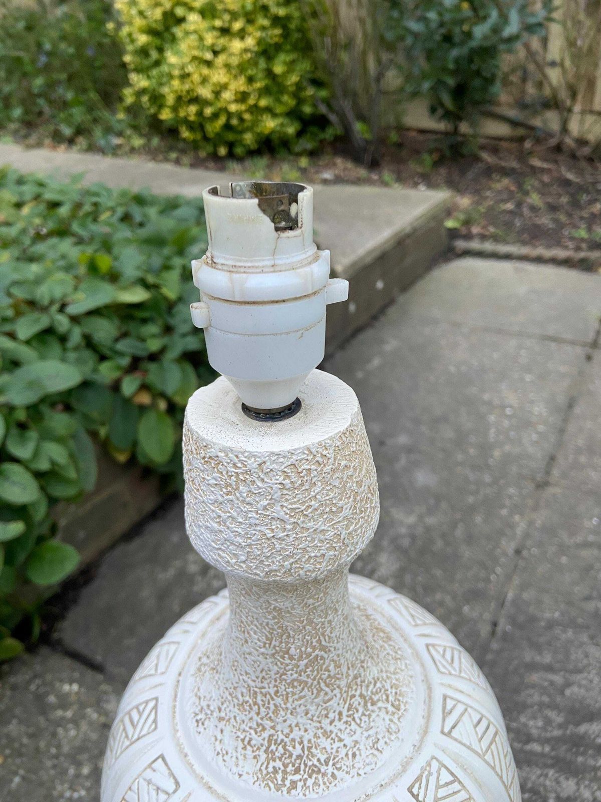 Super Tall Retro 1970s White Pottery Table Lamp On Wooden Base   Vase Style, Stickle Finish And Geometric Design   63 Cm Tall photo buy
