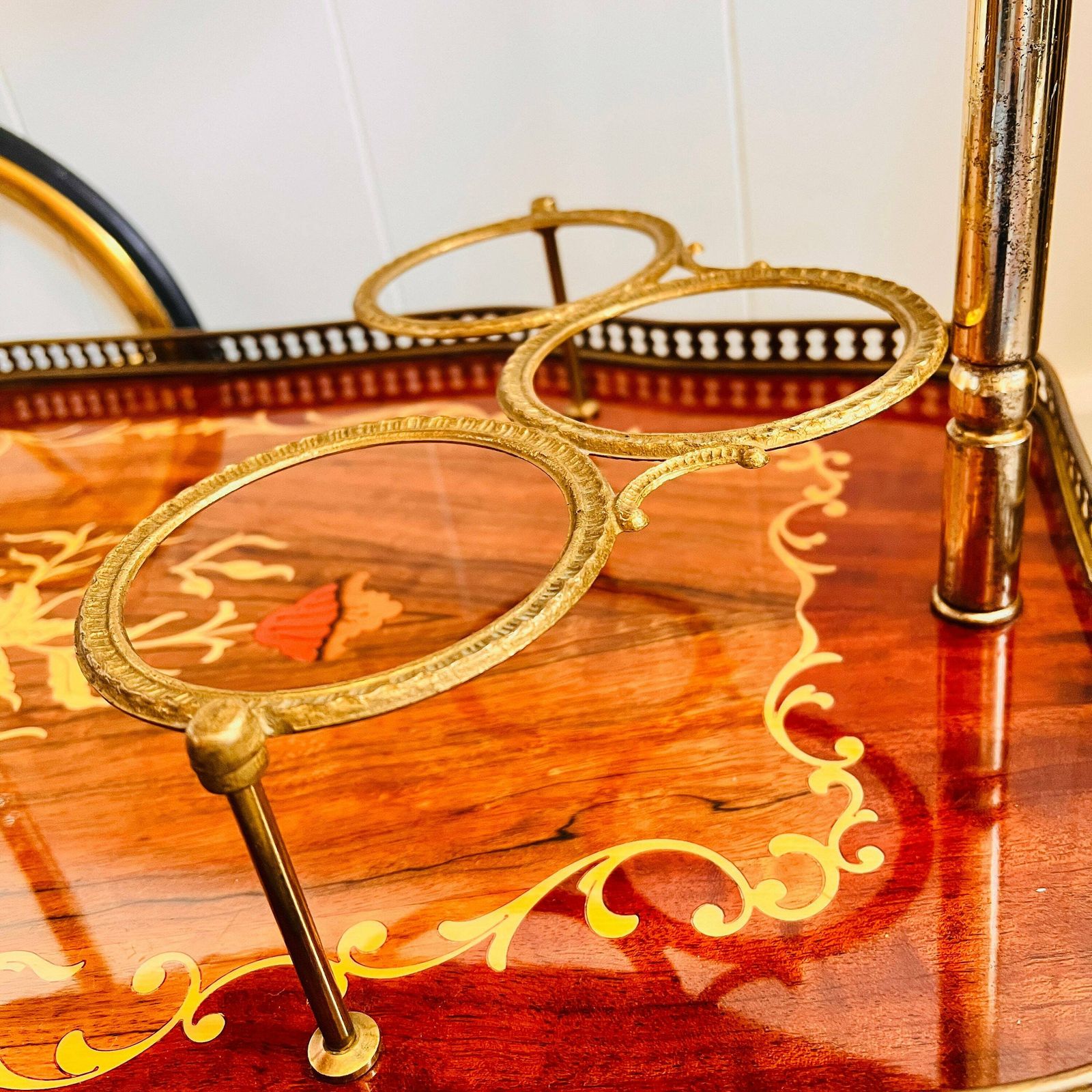 Elegante Vintage Barcart In Hollywood Regency Stijl Met Italiaanse Marqueterie Inleg, Jaren 1960 photo vintage