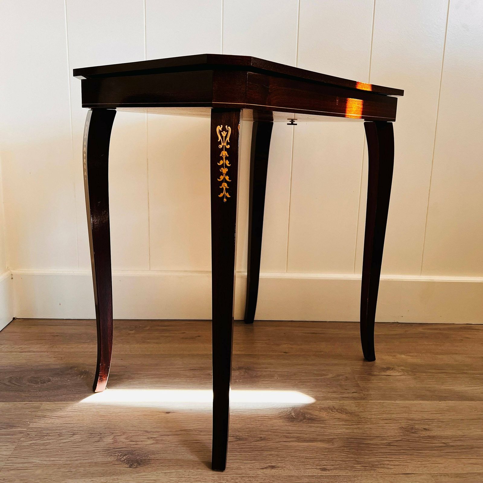 Italiaanse Muzikale Tafel Met Marqueterie Inlegwerk, Interieurstuk photo for sale