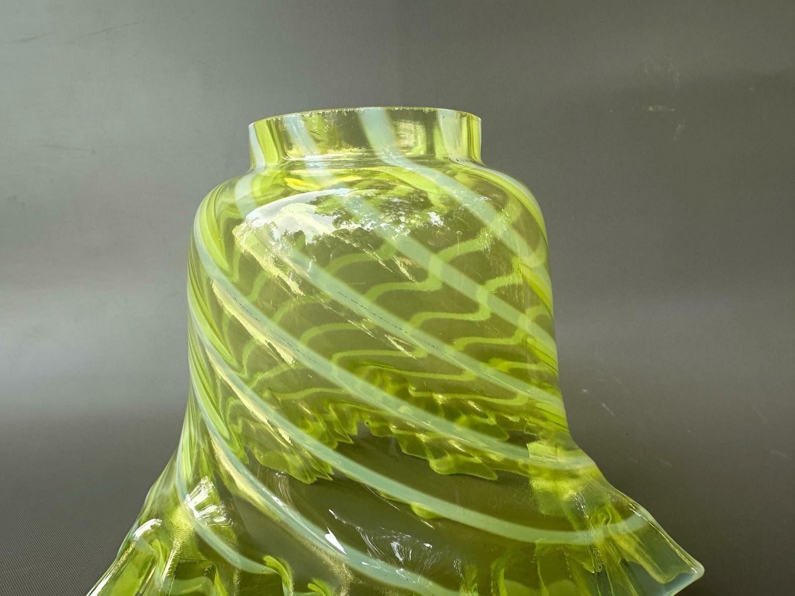 Opalescent Uranium Vaseline Swirl Glass Lamp Kerosene Oil photo Lighting