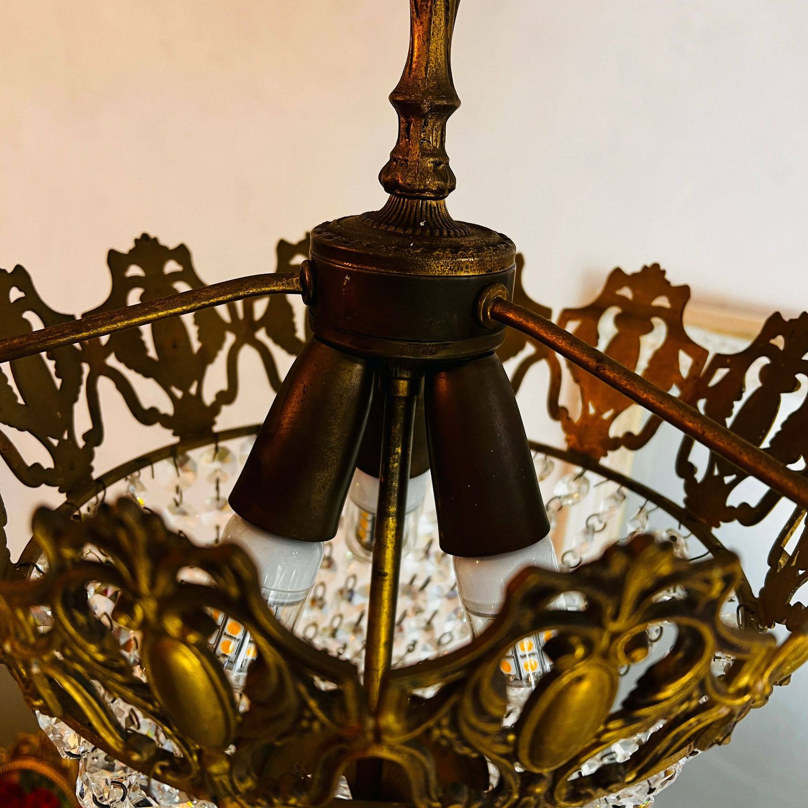 Vintage Chandelier, French Crystal Button Tent And Bag Chandelier, Home Lighting photo vintage