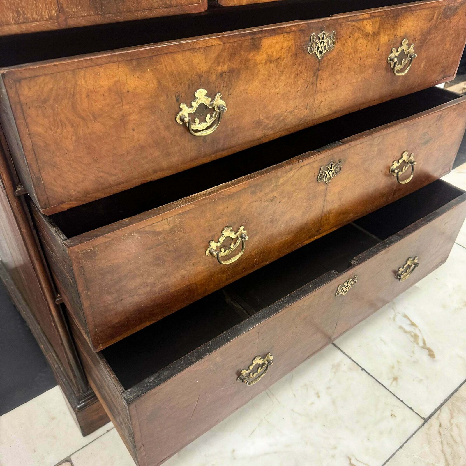 photo buy Antique 18th Century Oak And Walnut Chest Of Drawers