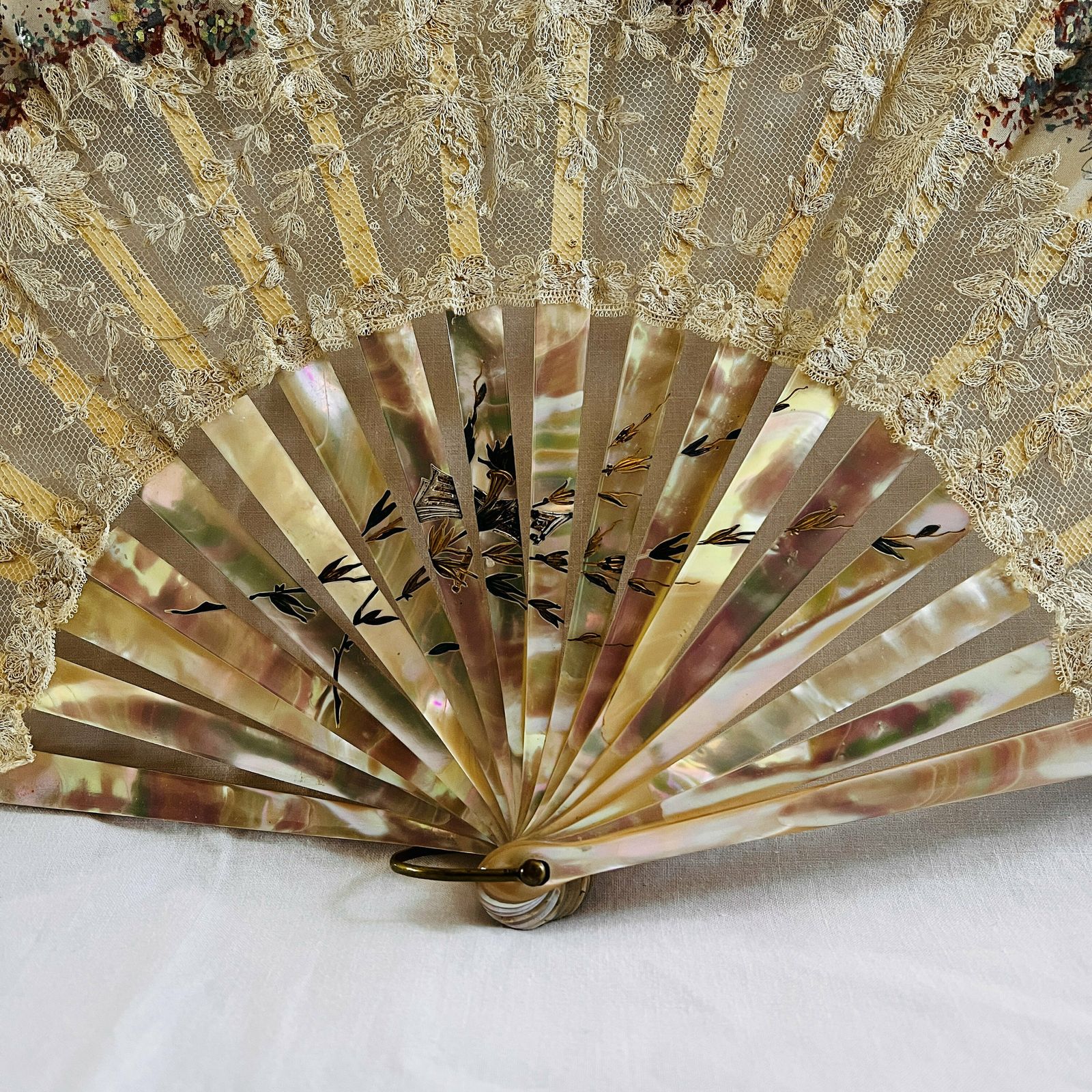 Zeldzame 19e Eeuwse Handbeschilderde Waaier Met Cherubijnen – Faucon Paris France photo for sale