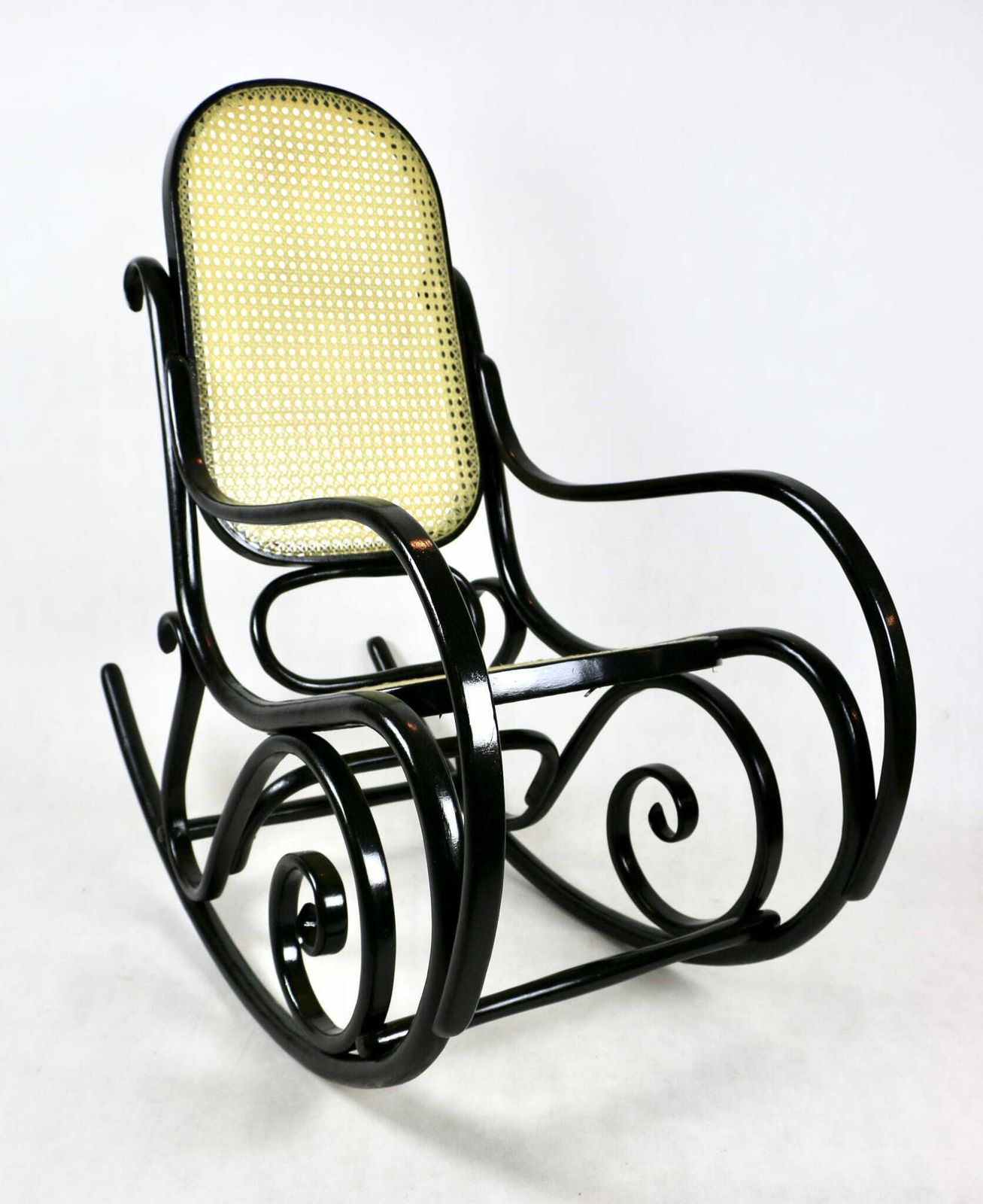 Thonet Rocking Chair, Original Black 70s   Very Good Condition