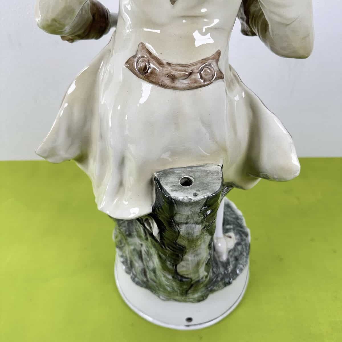 photo furniture Capodimonte Ceramic Statue, Violinist