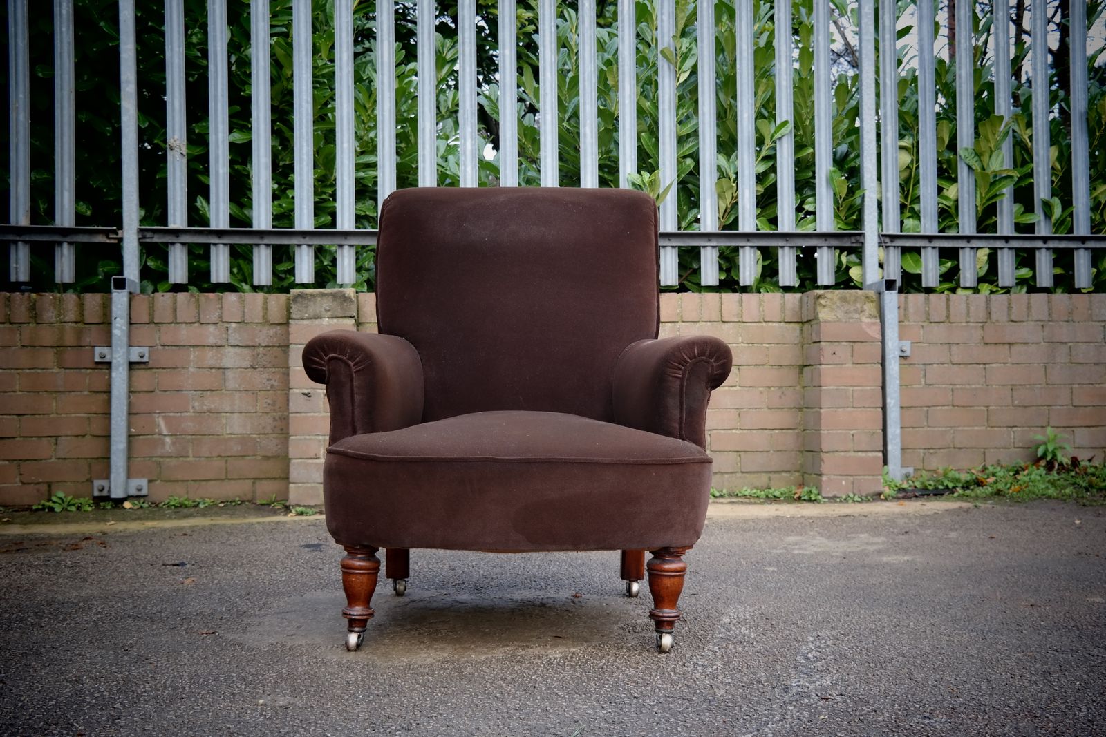 A Deep Seated 19th Century Howard Style Club Armchair In Brown Mohair Velvet photo buy