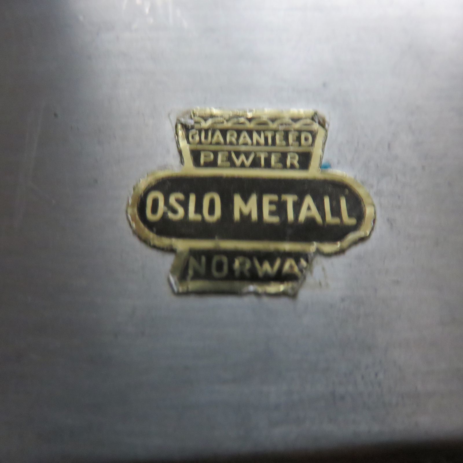 White Tin Box With Bas Relief "Perletinn". Norway 1960 photo buy