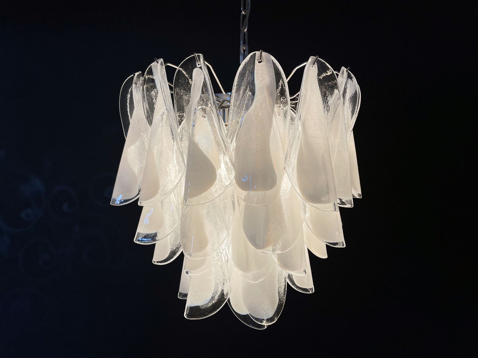 photo vintage Italian Vintage Murano Chandelier   Mazzega   41 "Rondini" Glass