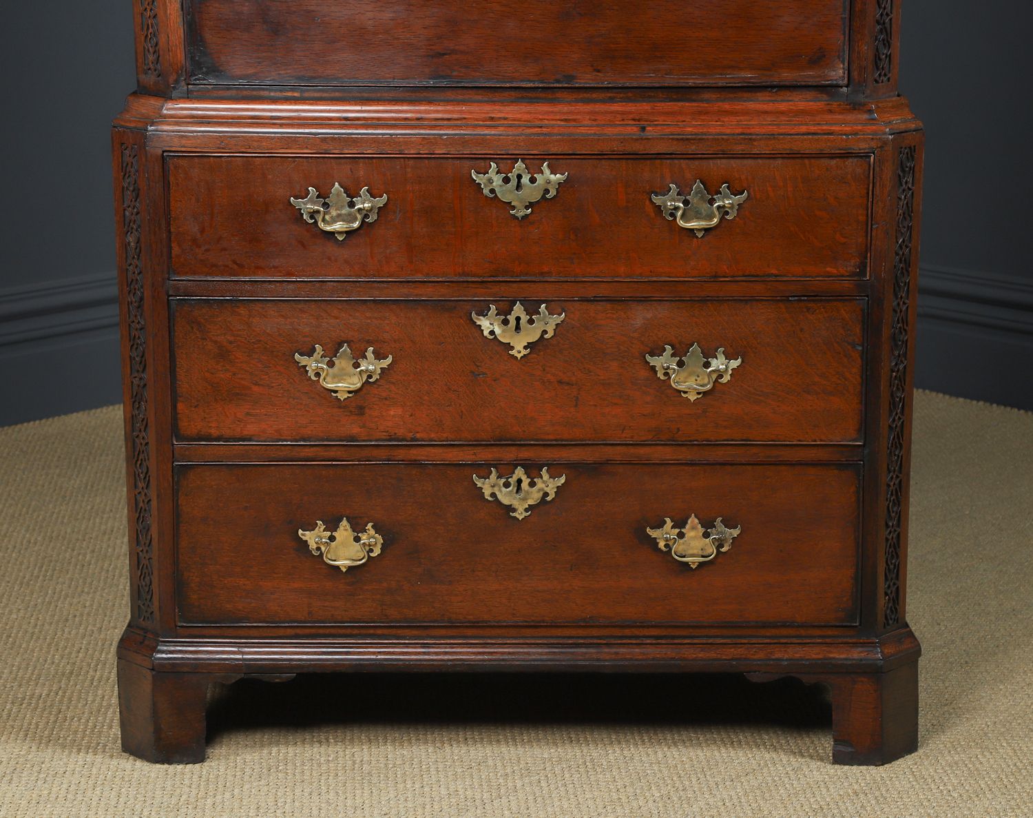 photo vintage Irish Georgian Chippendale Oak Chest On Chest Of Drawers Tallboy Highboy Secretaire Writing Desk (Circa 1780)