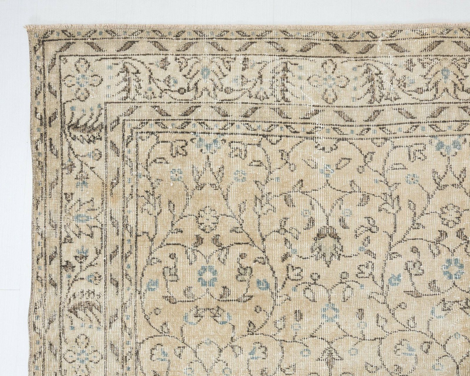 Neutral Turkish Rug, 7x10 Vintage Rug, Low Pile Rug, Floral Rug, Anatolian Rug, Area Rug, Living Room Rug, Antique Rug, Handmade Rug, A4036 photo vintage