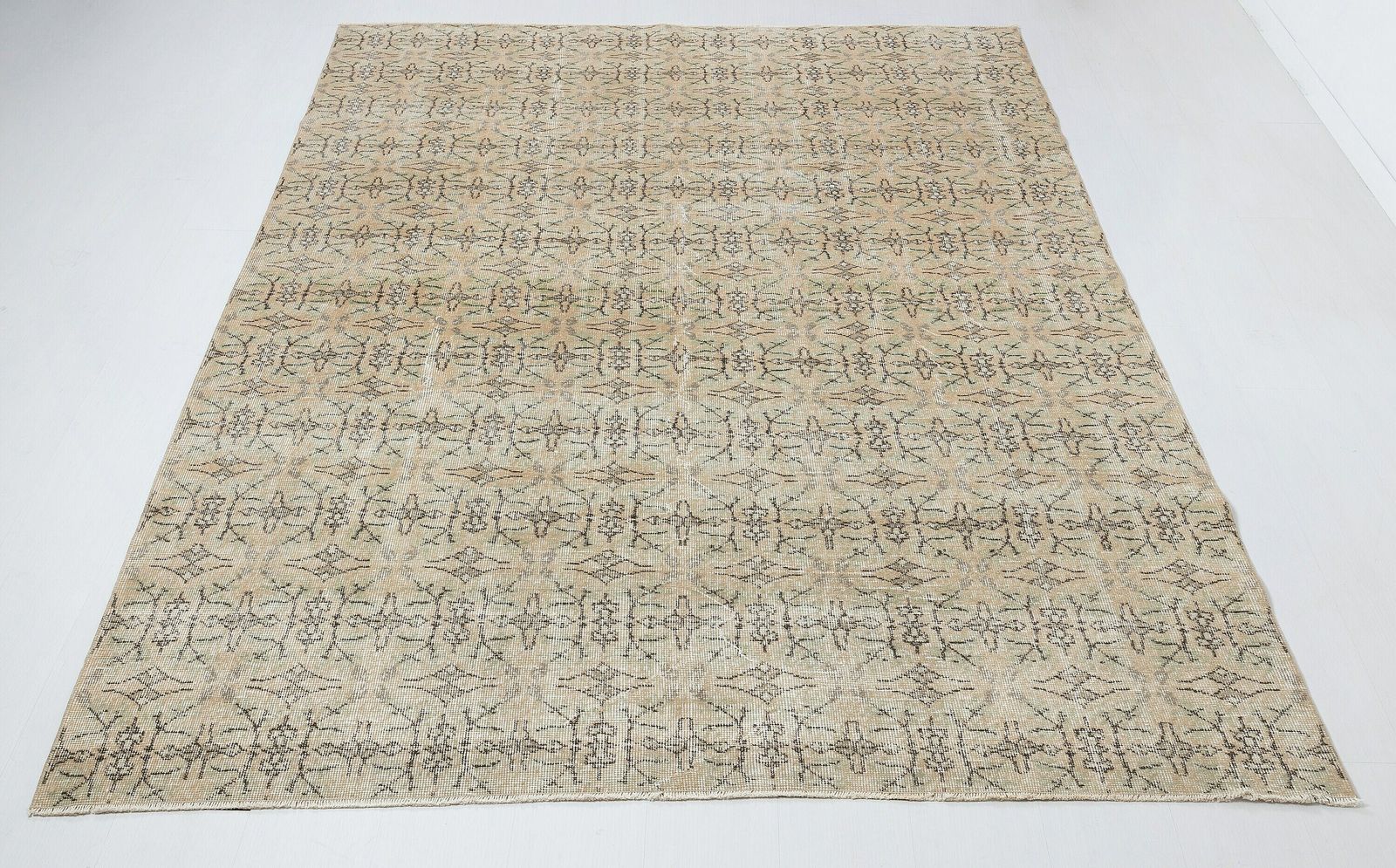 Vintage Rug, Neutral Turkish Rug, Low Pile Rug, Oushak Rug, Anatolian Rug, Oversized Rug, Neutral Rug, Living Room Rug, Antique Rug photo furniture