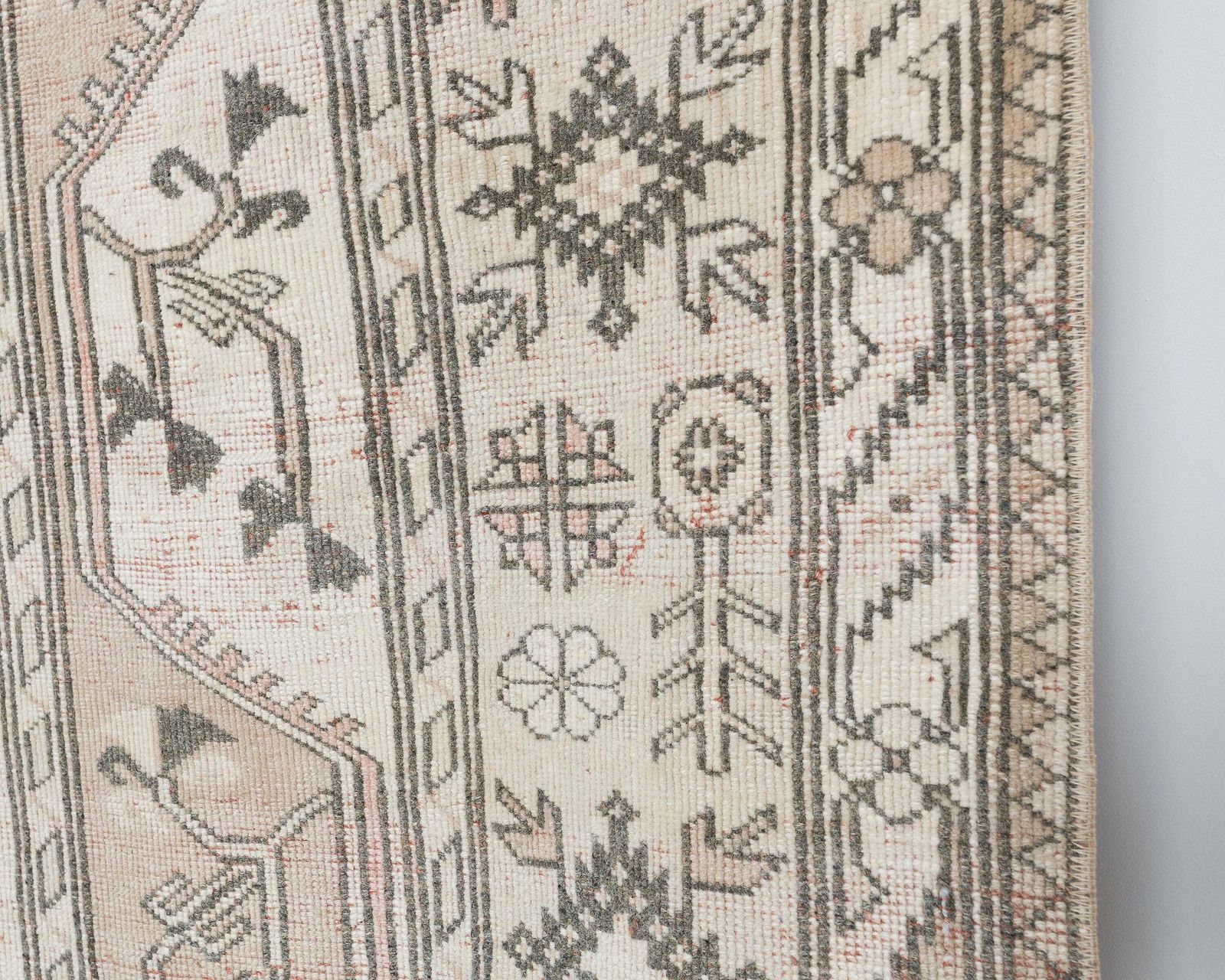 Turkish Rug, Neutral Vintage Rug, Wool Rug, Turkish Rug, Anatolian Rug, Bedroom Rug, Naturel Rug, Living Room Rug, Antique Handmade Rug photo 1065.0