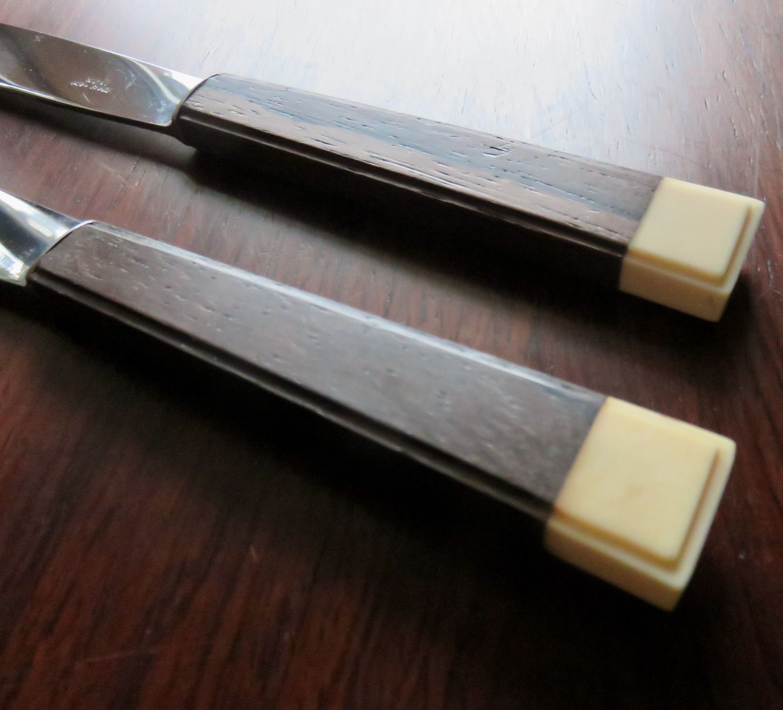 Set Of 12 Art Deco Knives With Exotic Wood And Ivory Handles. France 1940 photo 194.0